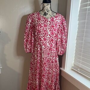 Ivy City Co Pink and White Dress